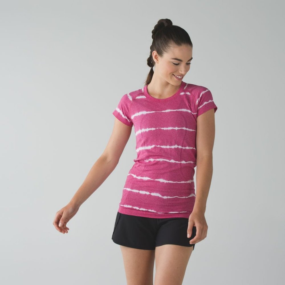 Lululemon Swiftly Tech Short Sleeve Crew Cranberry